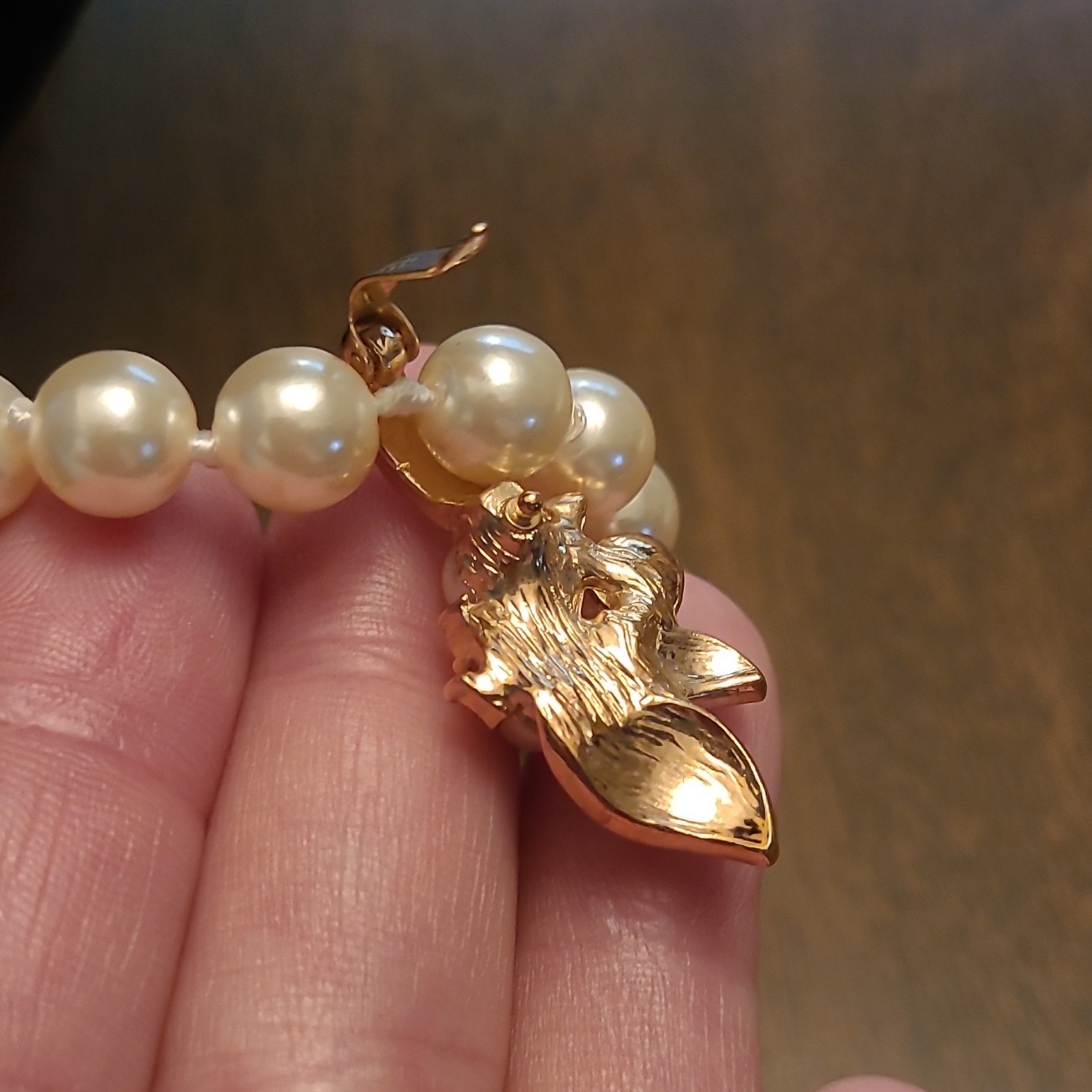 Vintage Roman White Imitation Pearl Beaded Necklace w/ Gold Flower Pendant Hook
