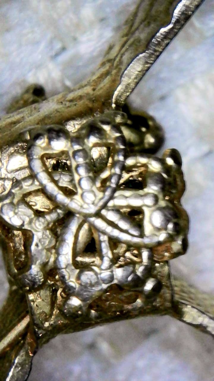 MCM Vintage Women’s Gold Tone Metal Glove Clip, No Stones