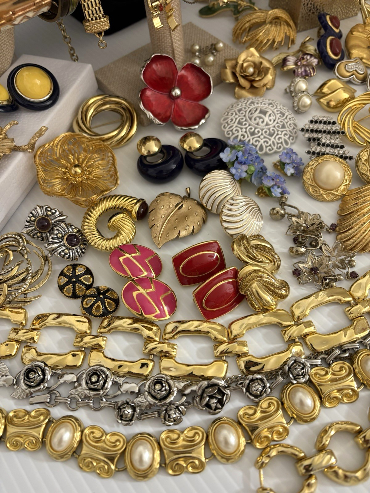Vintage To Mod Jewelry Lot 81 Pieces Bold Signed Unsigned Designer Mixed Lot