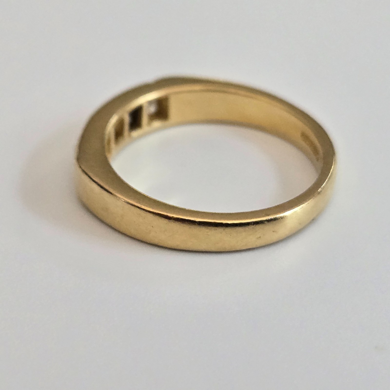 Vintage 18ct Yellow Gold Ring Diamond Stones Hallmarked Ring Size O 1/2