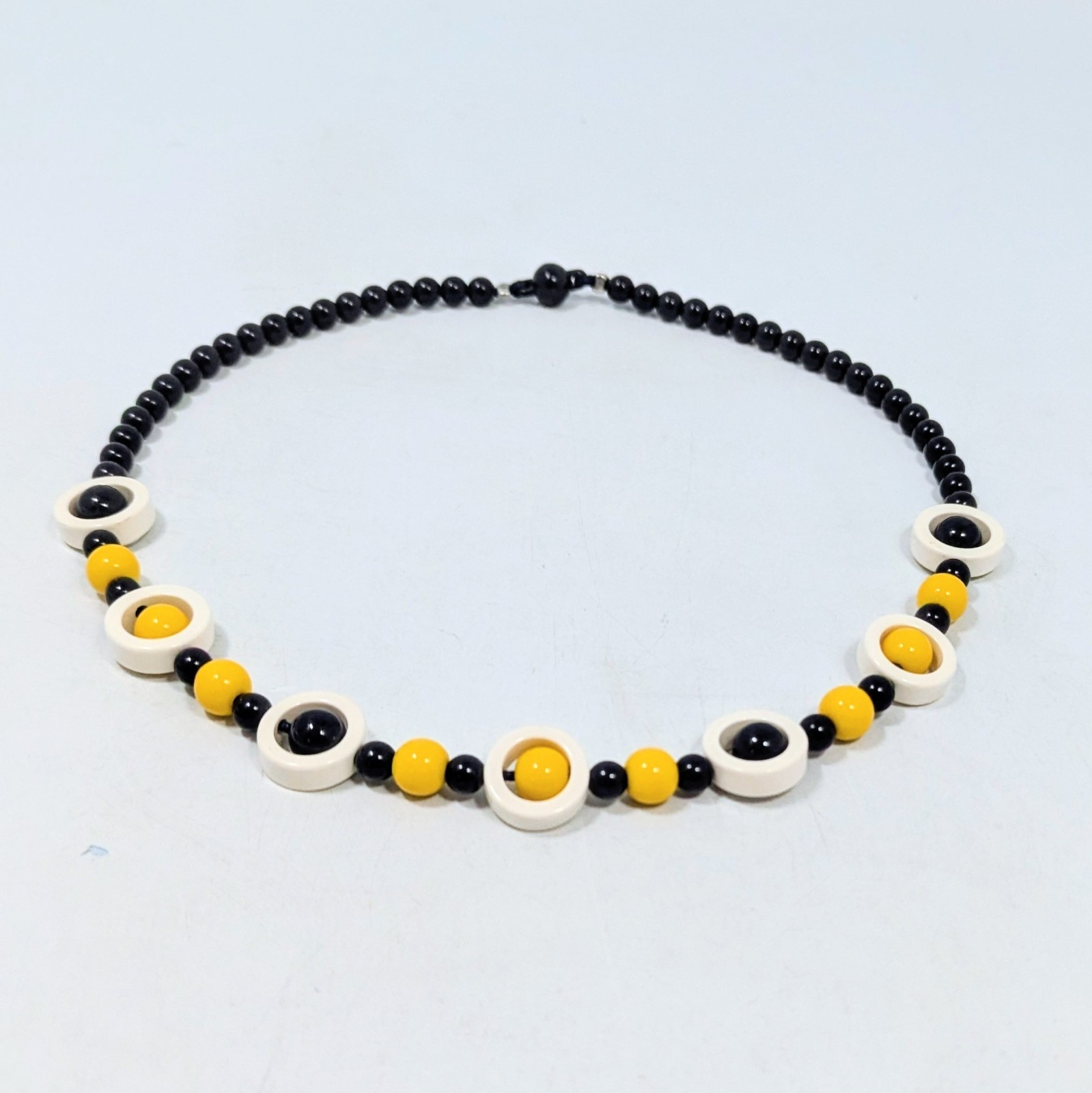 Vintage Retro Chunky Lucite Beaded Yellow Black & White Beads 20″