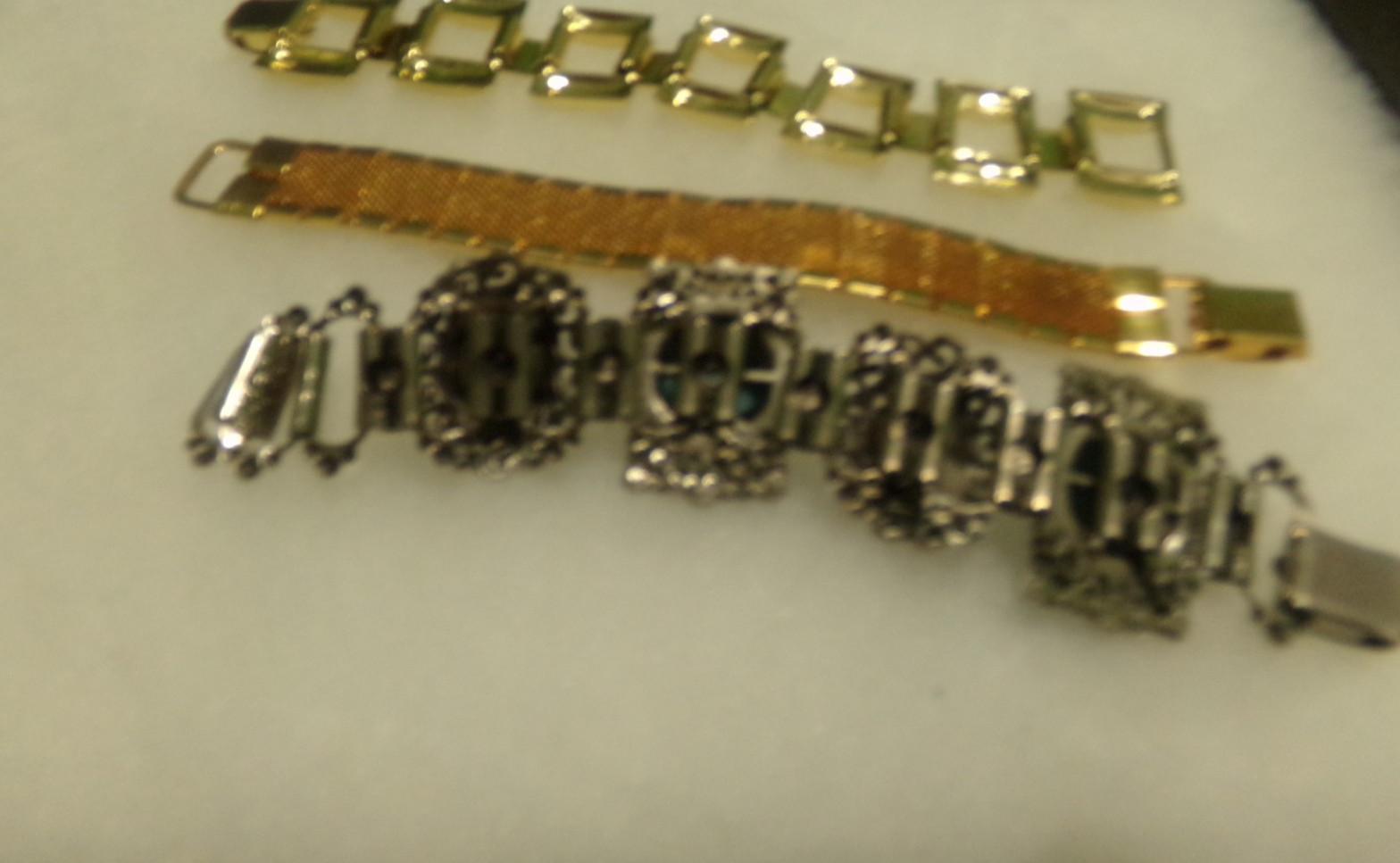 VINTAGE UNSIGNED BRACELET LOT