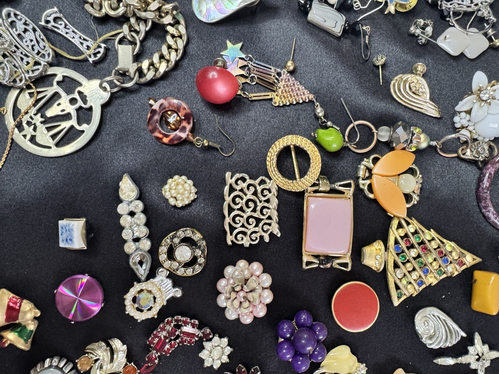 Vintage Broken Jewelry Lot Rhinestone Craft Wear Repair Harvest 1lb 15oz