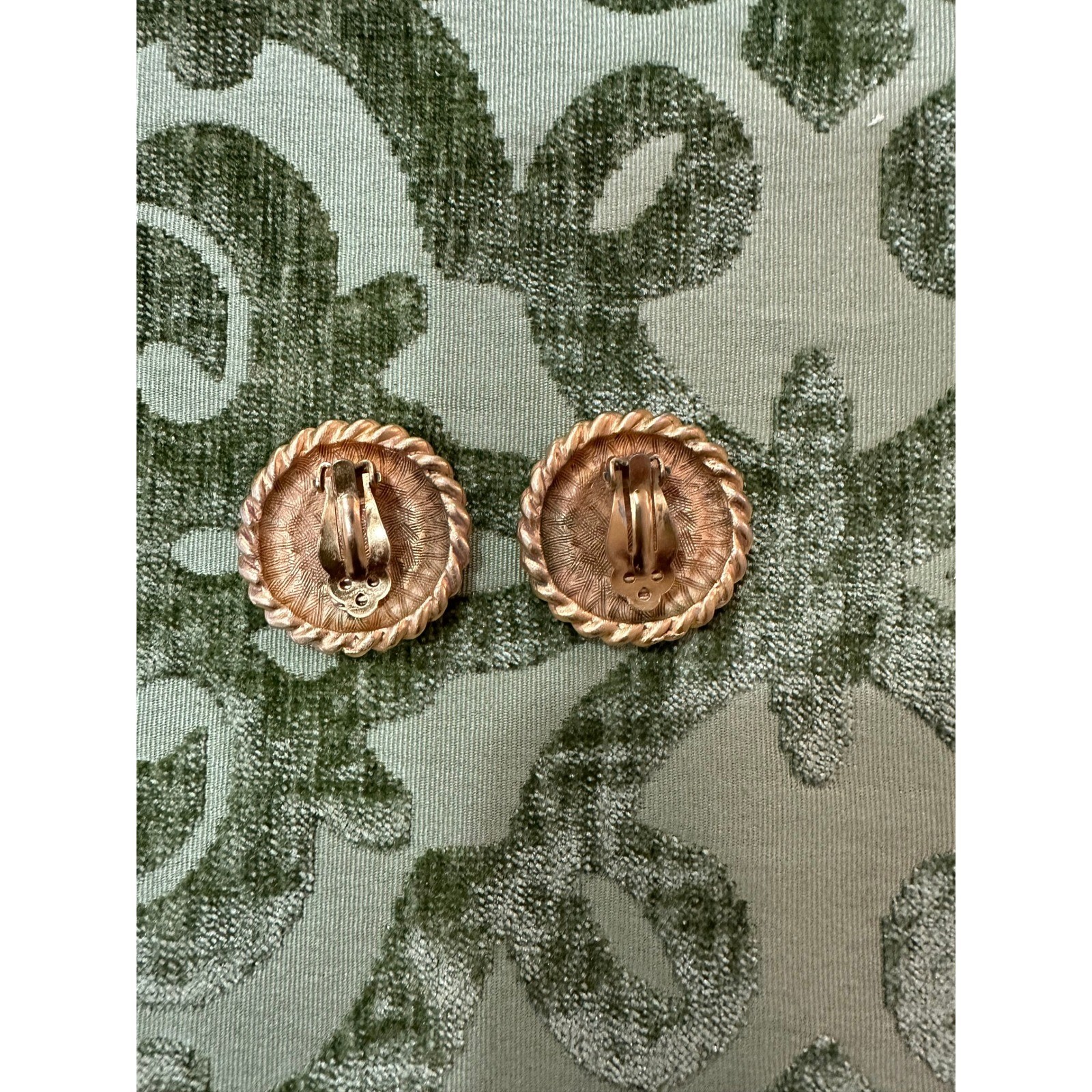Unbranded Roman Coin Clip On Earrings Women OS Gold Red Good Vintage Enamel
