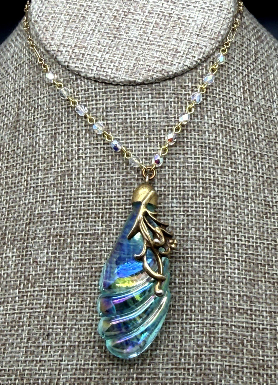 KIRKS FOLLY IRIDESCENT ELONGATED CRYSTAL PENDANT NECKLACE GORGEOUS