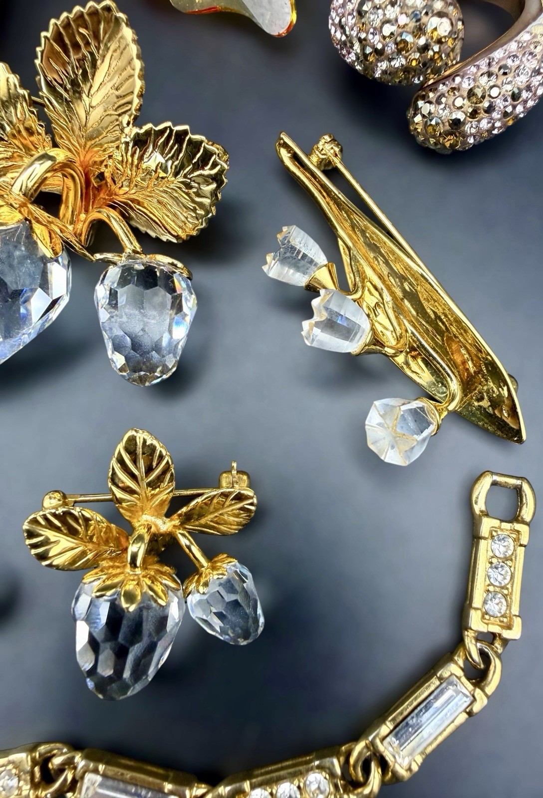 7 Piece Vtg SWAROVSKI Crystal Jewelry Lot Brooches Bracelet Stick Pin & Ring