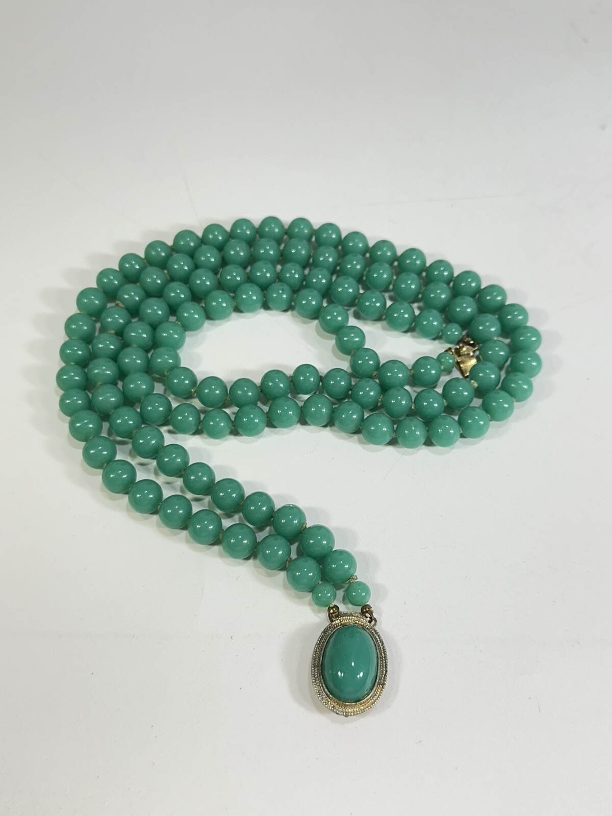 Vintage Double Strands Hand Knotted 13mm Green Jade Glass Beads 20in Necklace