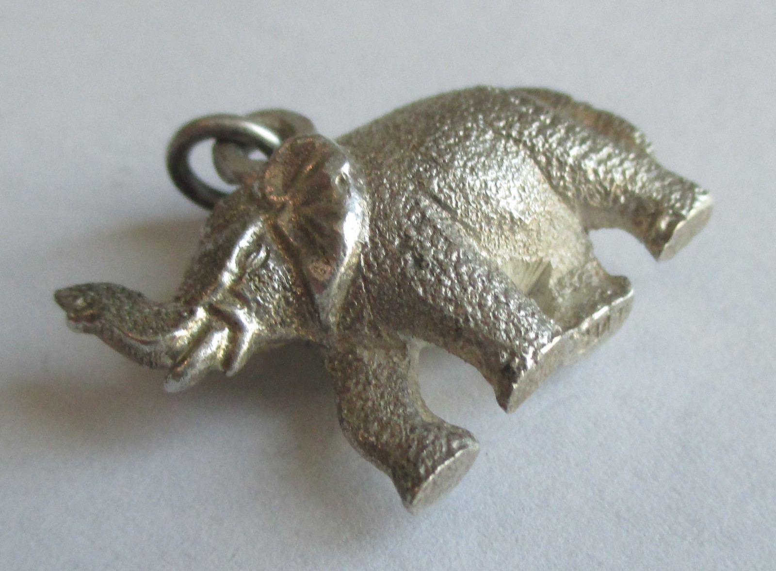 8.4g HEAVY VINTAGE 3D STERLING SILVER LUCKY ELEPHANT CHARM GOOD LUCK