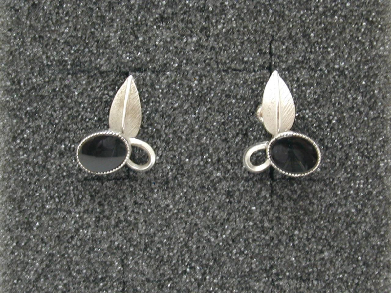 Vintage Star-ART Sterling Black Onyx Leaf Screw Back Earrings Silver 925 50’s-60