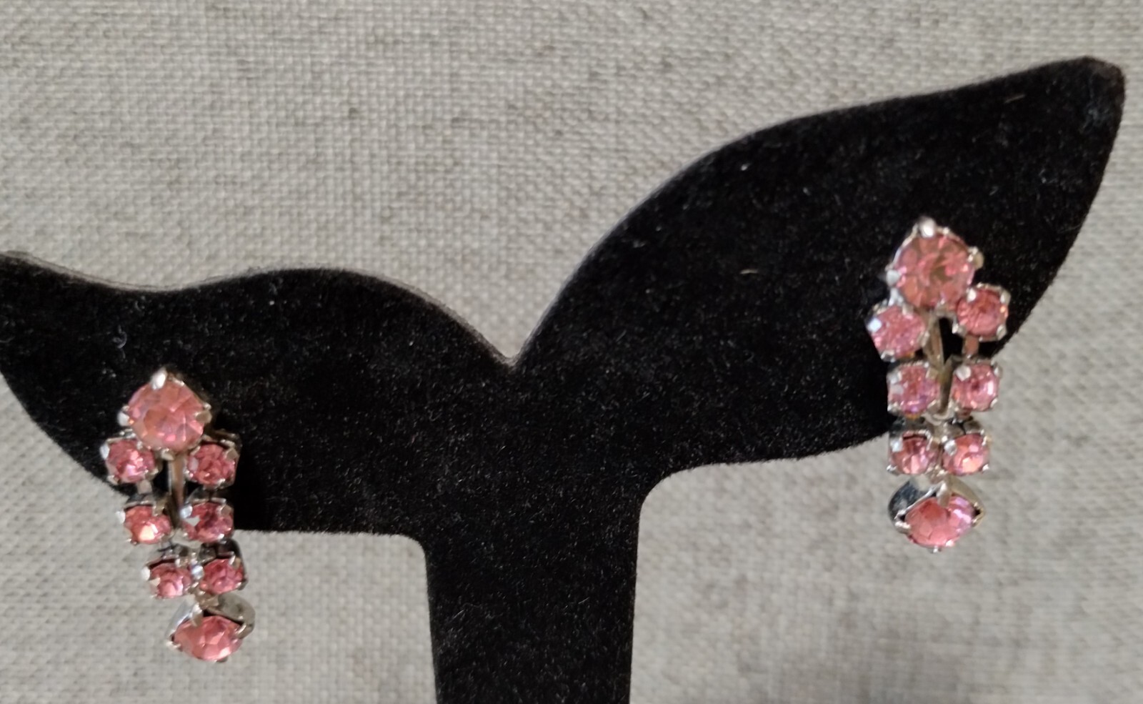 Prong Set Vintage Pink Rhinestones in Silvertone Screwback Earrings. #154