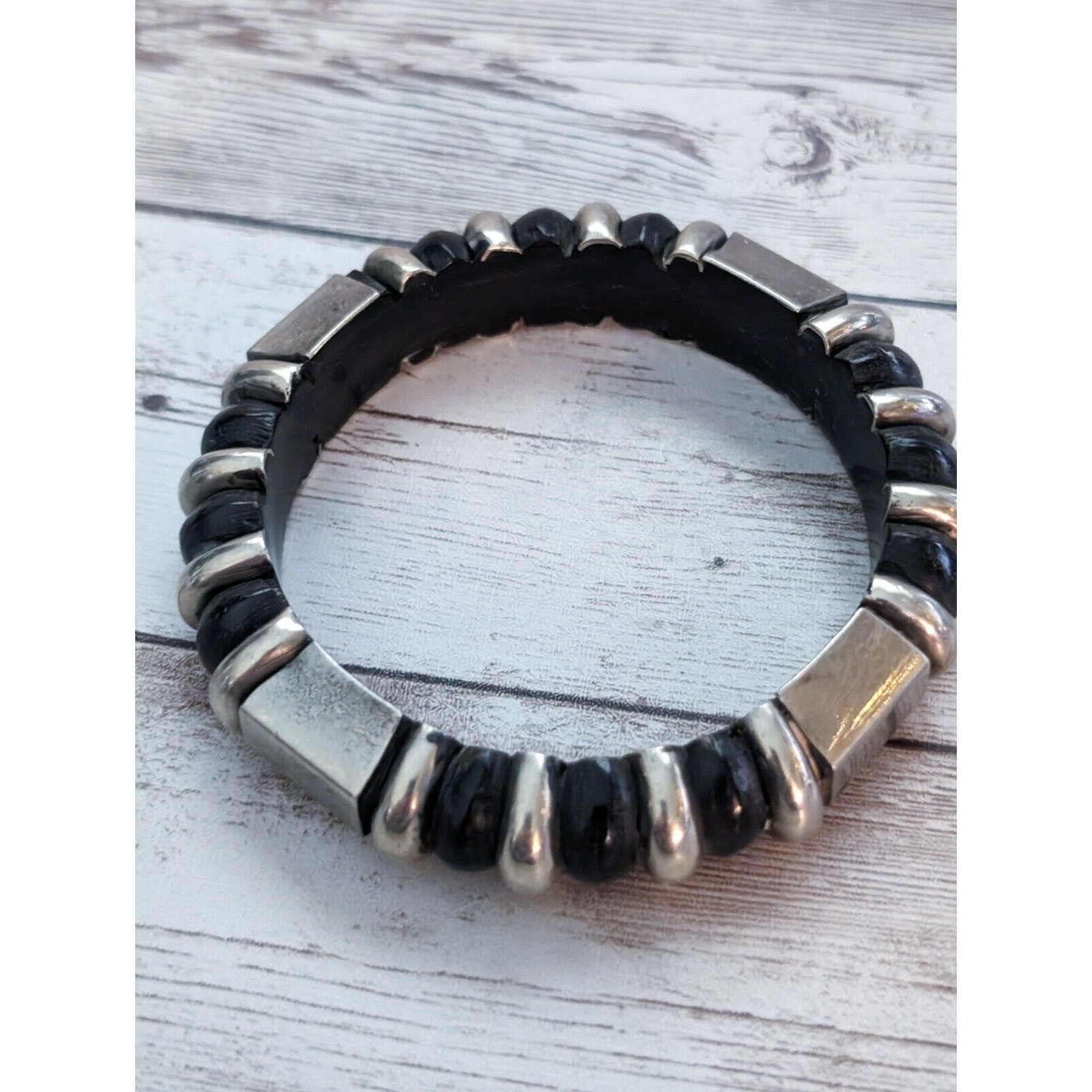 Vintage Bracelet Chunky Black & Silver Tone – Marks and Signs of Wear