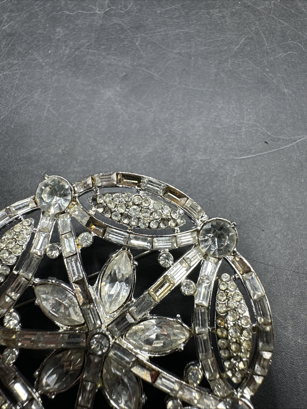 UNSIGNED BEAUTY Vintage Art Deco Clear Rhinestone Crystal LARGE Brooch PIN Read