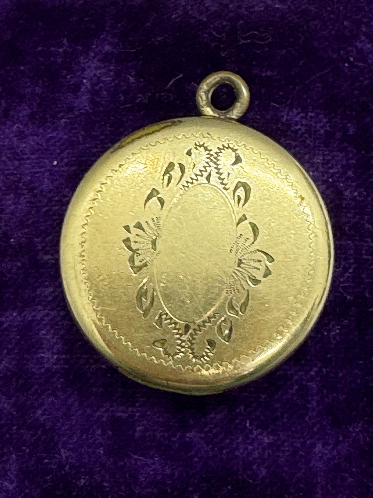 Vintage Etched Gold Photo Locket Pendant Charm