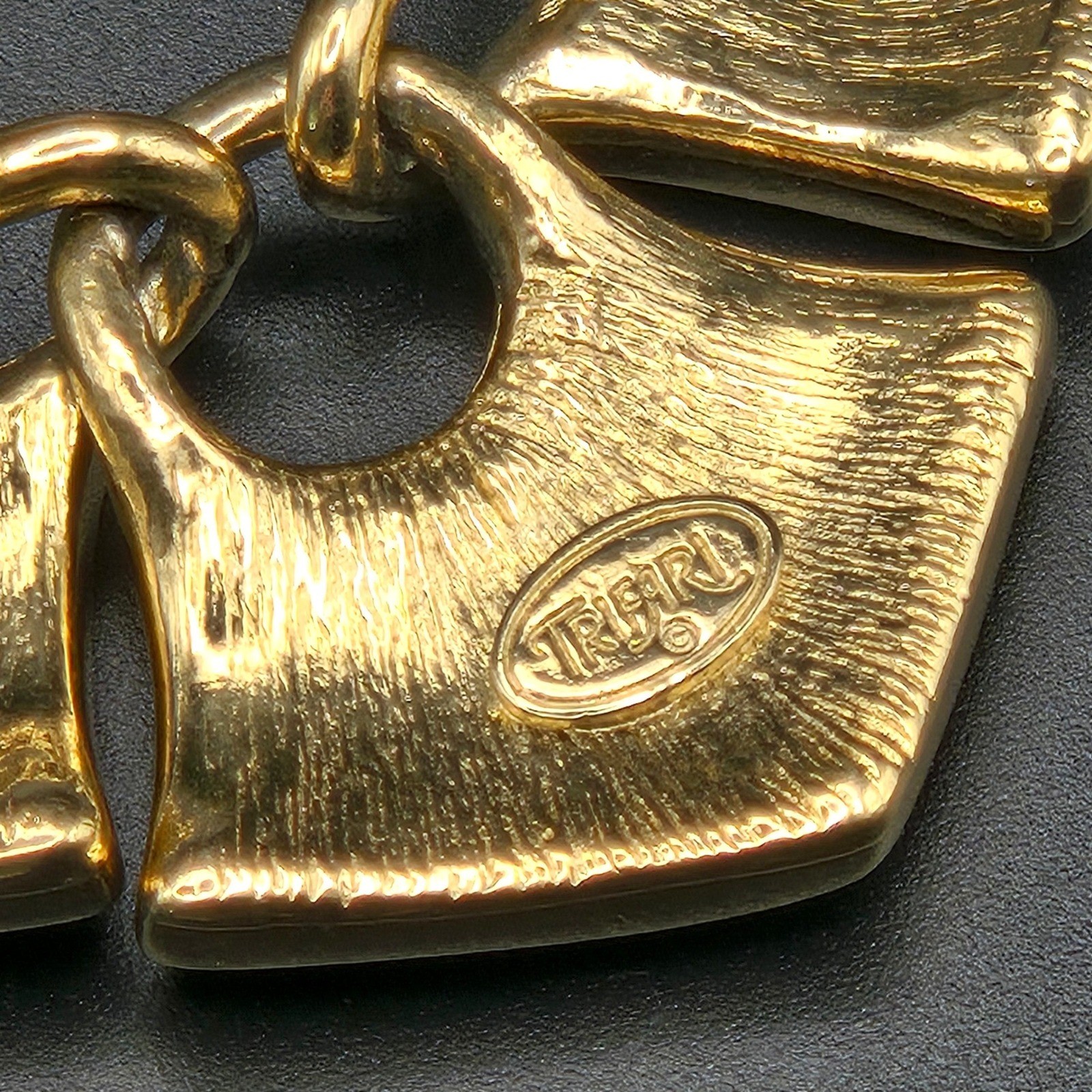 Trifari Vintage Gold Tone Cream Enamel Geometric Necklace Herringbone 18 Inch