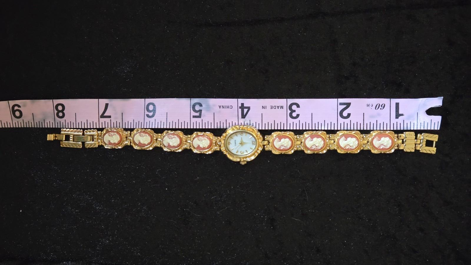 Women’s Gold Tone Cameo Bracelet Wristwatch Quartz Analog Oval Dress Watch
