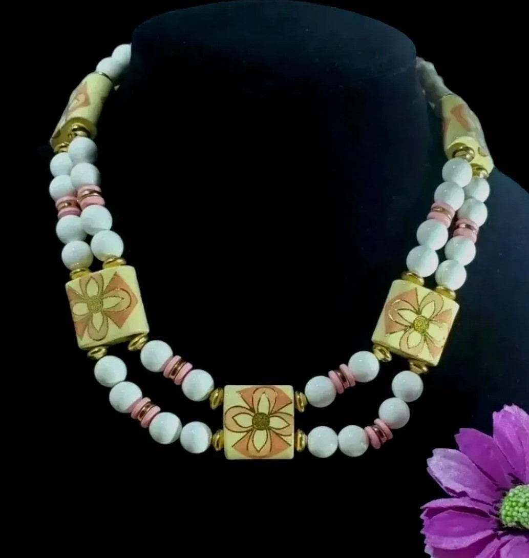 VTG Floral Lucite Bead NECKLACE 2 Strand Cream White Pink GoldTone Japan Stamped