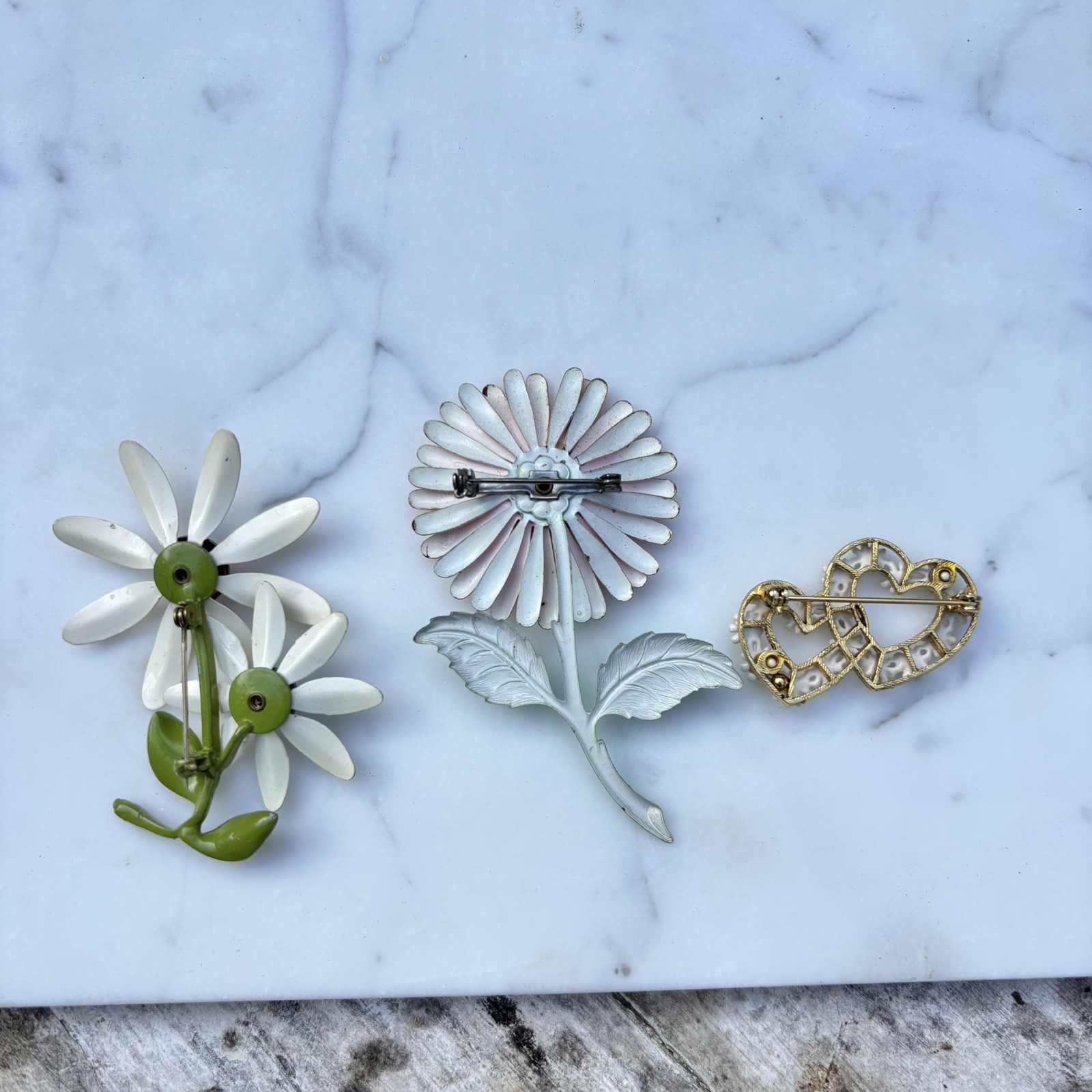 Vintage Retro Hippy Mod 60’s Lot of 3 Enamel Metal Colorful Flower Pins Brooches