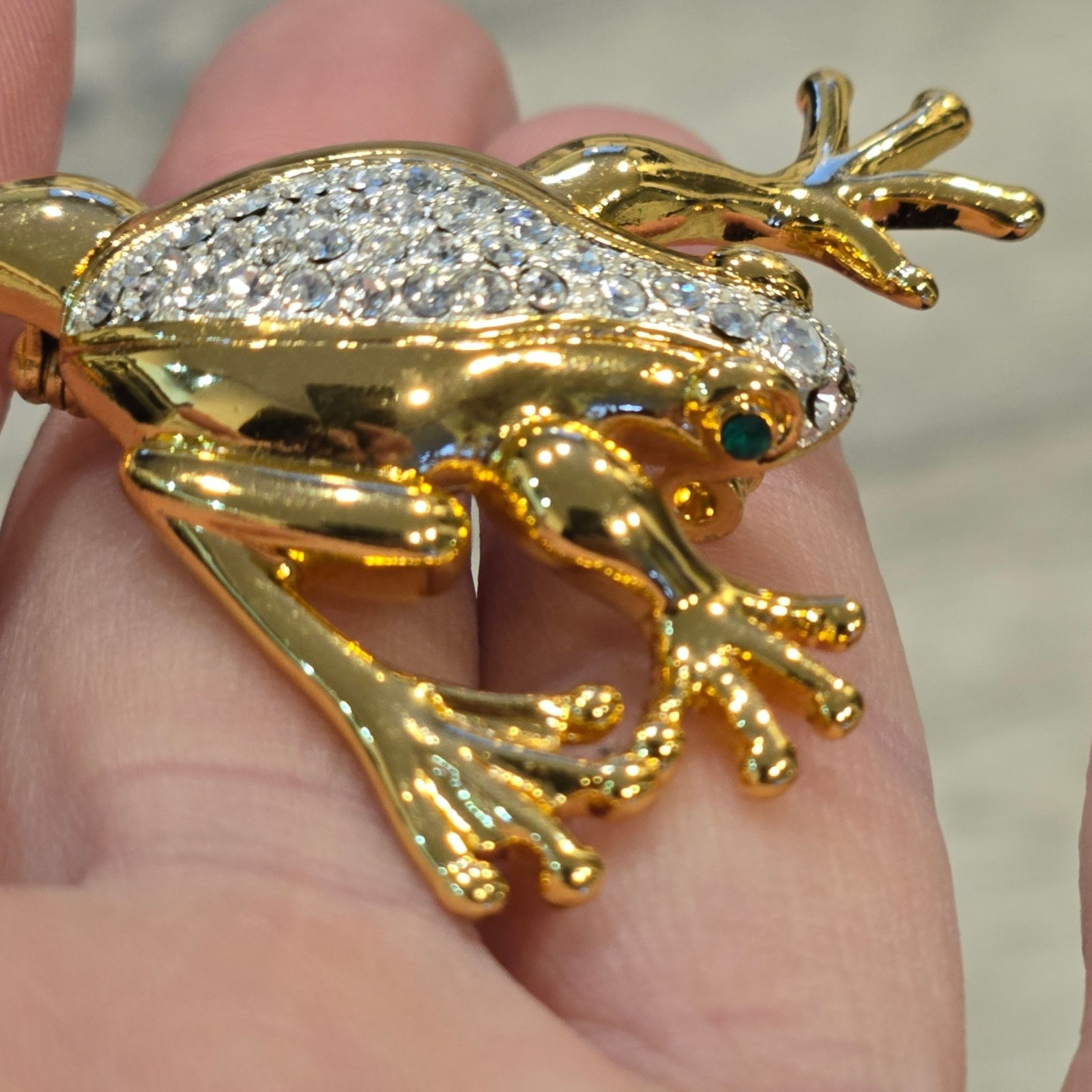 Vintage tree Frog Brooch Rhinestone Pavé Green Eyes Statement Costume Jewelry