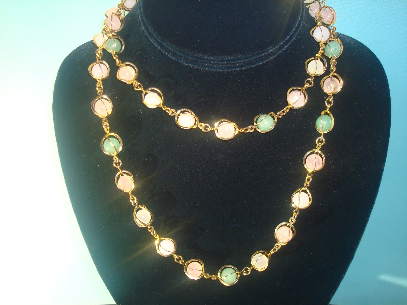 VINTAGE SEMI PRECIOUS GEMSTONE NECKLACE WIRE WRAP/CAGED PASTEL PINK,GREEN, 33″L