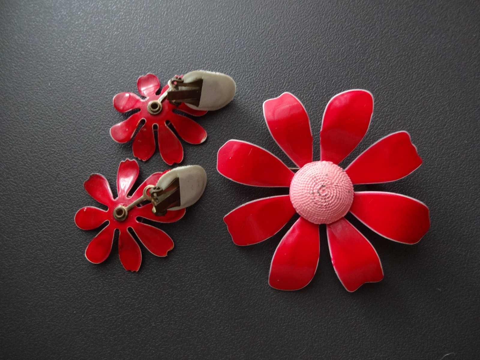 VTG Retro 60s Red Enamel Metal Brooch Pin Dangle Clip On Earrings Set Super RARE