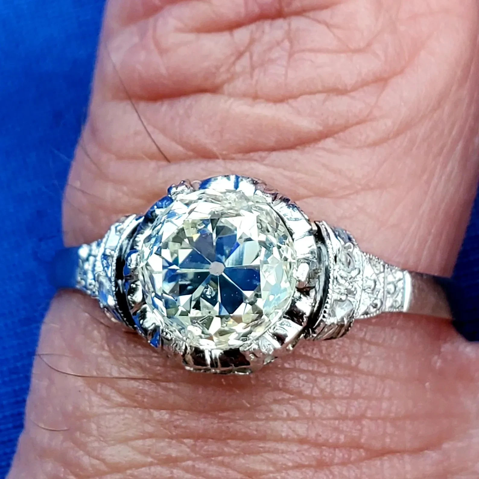 Original EARTH MINED DIAMOND Cushion cut Deco Engagement Ring PLATINUM Solitare