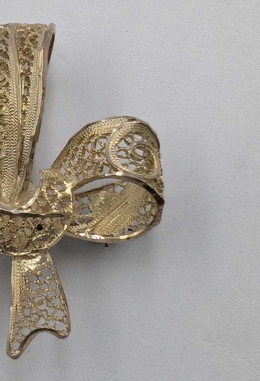 Signed Vintage 835 Silver Filigree Bow Ribbon Diamond Cut Edges Pin Brooch 5.7g
