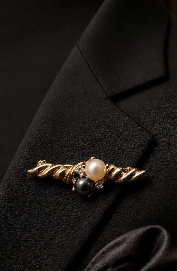 Vintage 1928 Jewelry Co. Faux Pearl Bar Brooch Pin Gold Tone With Original Box