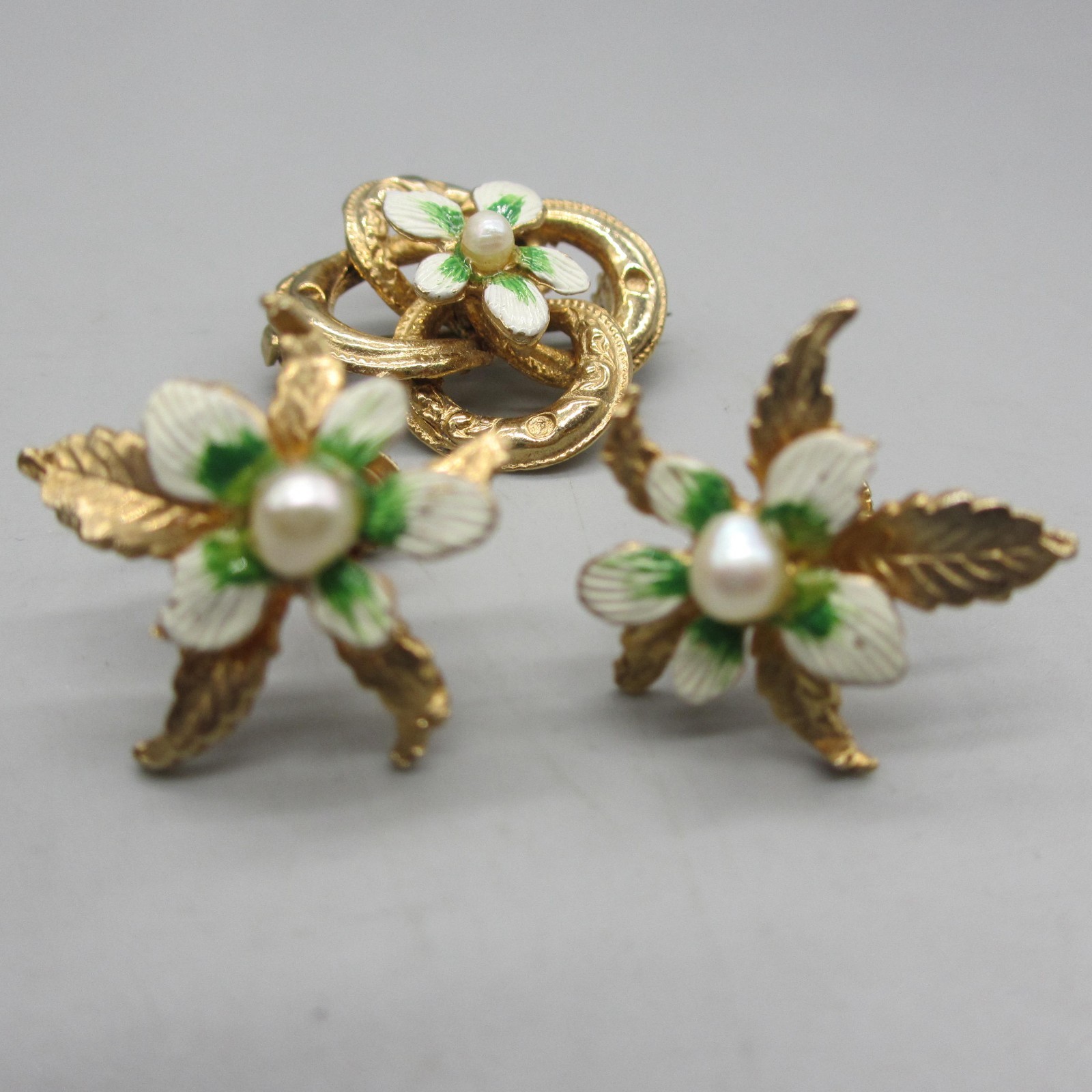 Vintage Enamel Flower Brooch Earrings Set White Green Dainty Gold Tone Screwback