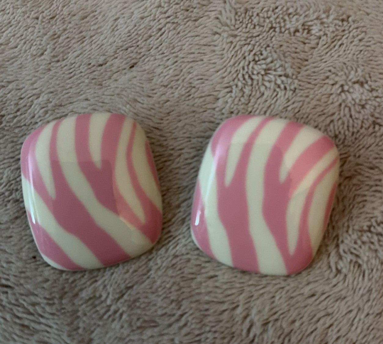 Vintage Estate 1980s Pink & White Swirl Plastic Pierced Earrings