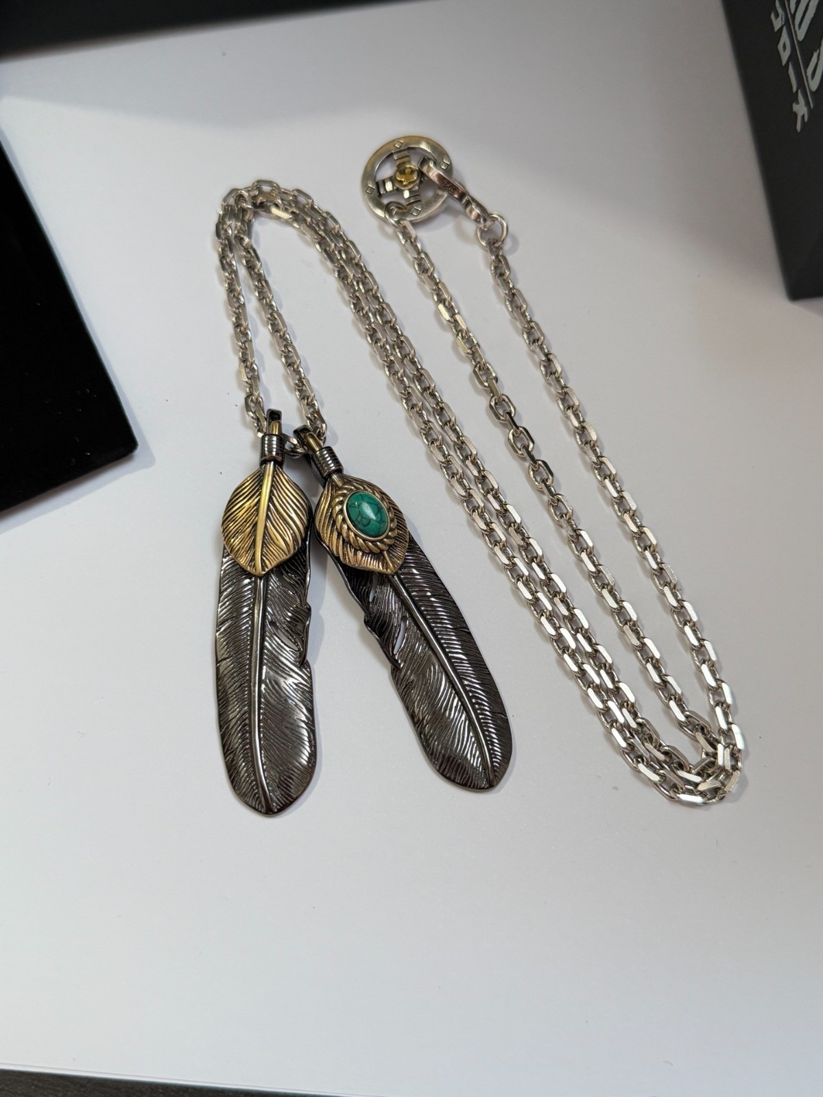 𝐆𝐎𝐑𝐎’𝐒 Vintage Feather Pendant Necklace