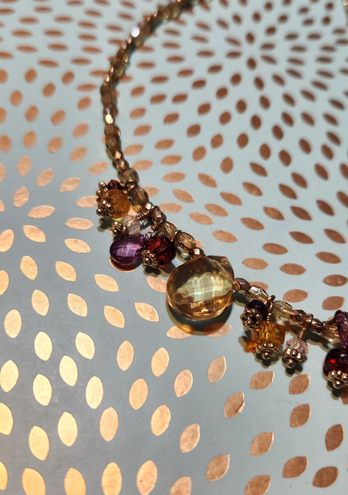 Vtg Cookie Lee faceted Purples/Yellows Lucite Charm Necklace on pale Gold chain