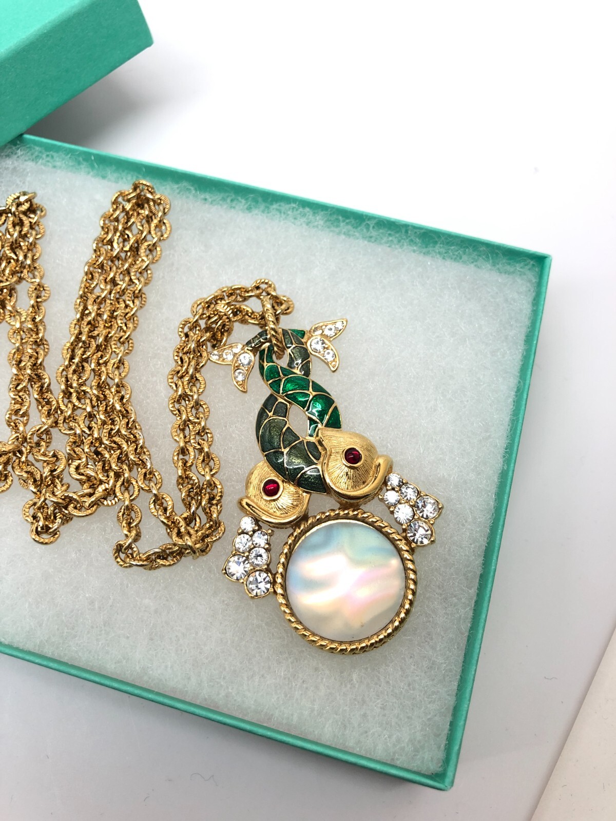 Vtg Trifari TM Double Fish Necklace Green Enamel Gold tone Faux Mabe Pearl 32”