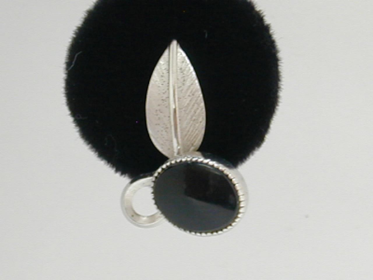 Vintage Star-ART Sterling Black Onyx Leaf Screw Back Earrings Silver 925 50’s-60