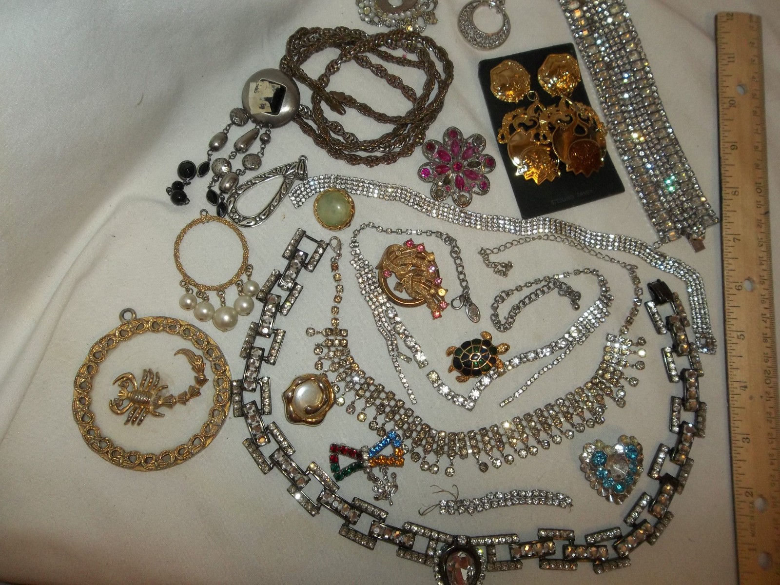 Vintage 1 lb Rhinestone Earrings Necklaces Brooch/pins Jewelry LOT Repair craft