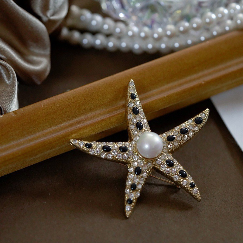 Vintage Women Rhinestone Baroque Brooch Accessories Retro Pearl Pins Party Gift