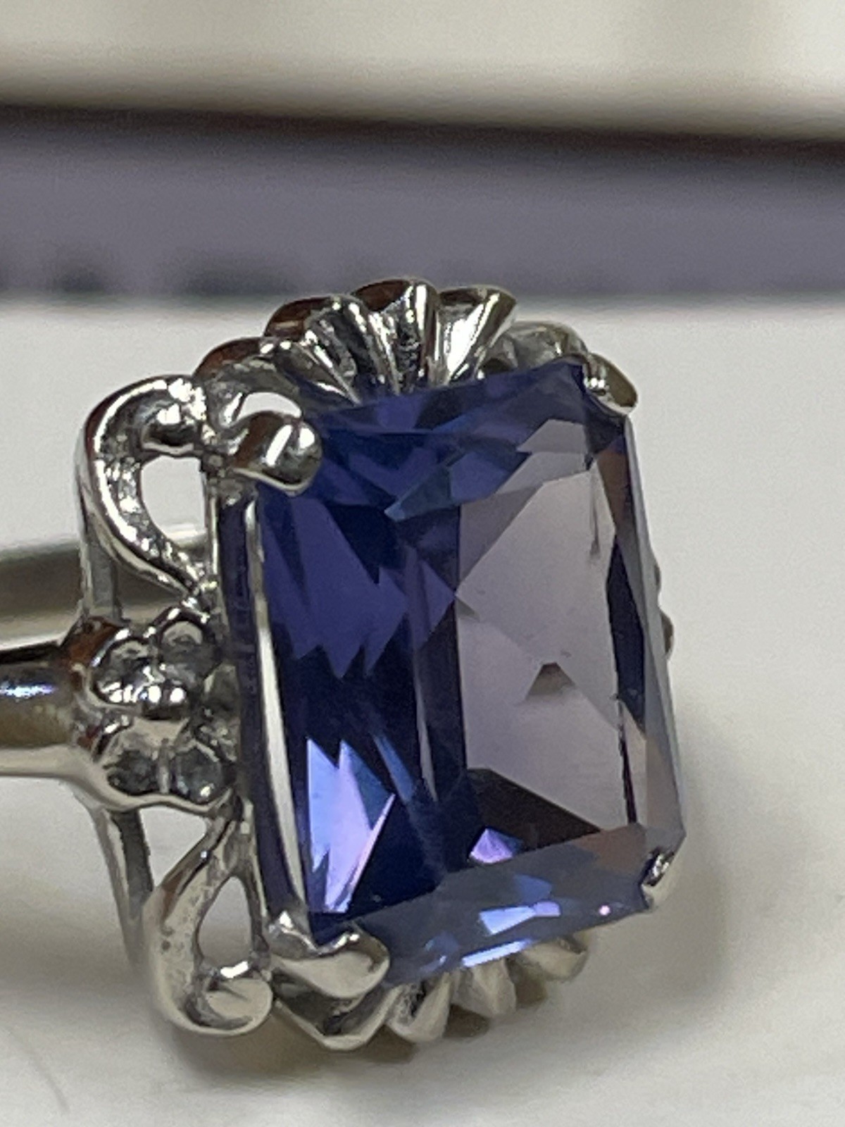 Schmitz Moore & Co. (SMCO) 10k Gold Ring, Blue-Violet Gemstone, Art Deco Era