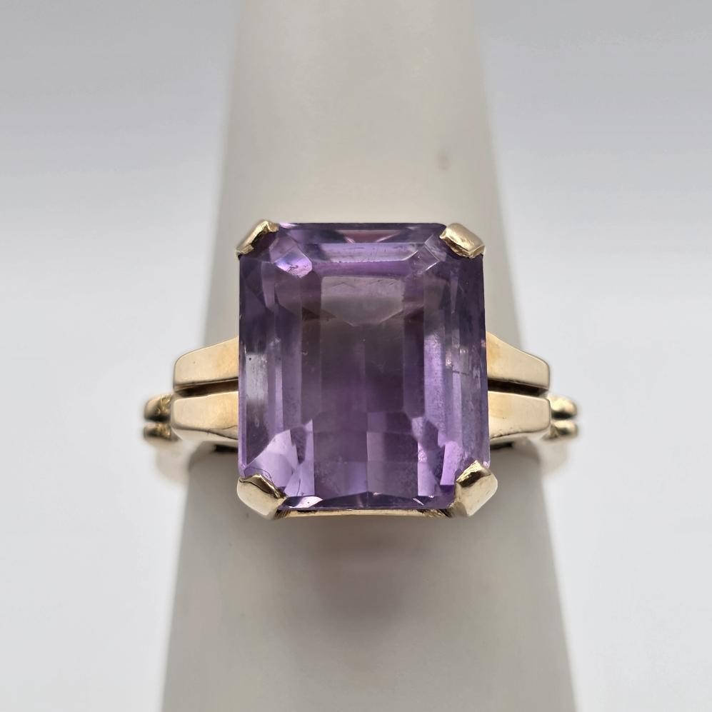 Vintage 14K Yellow Gold Emerald-Cut Amethyst Mid-Century Style Ring Size 5.25