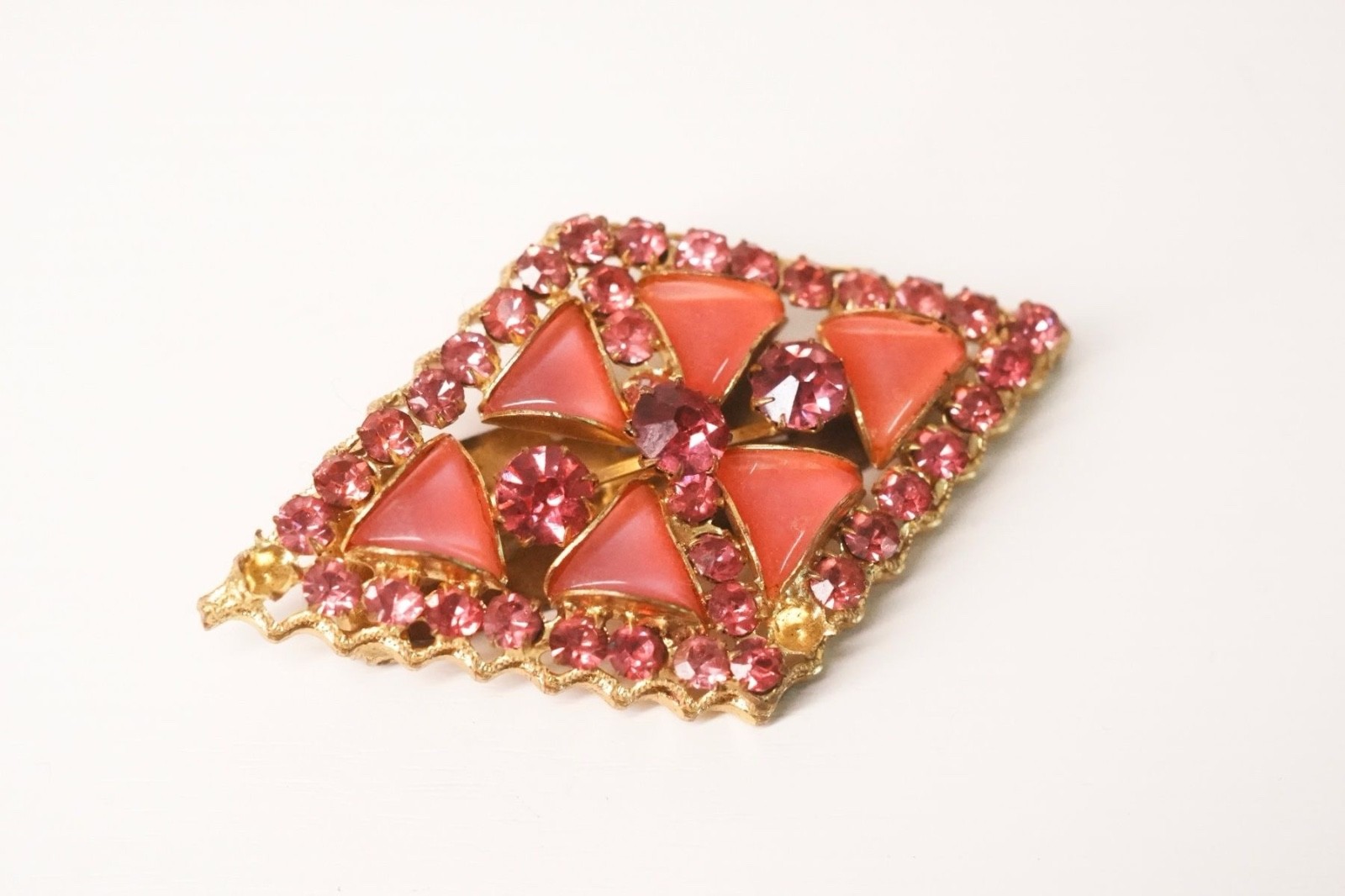 Vintage brooch Gablonz rhinestone pink glass stones gold-plated 5.5 cm.