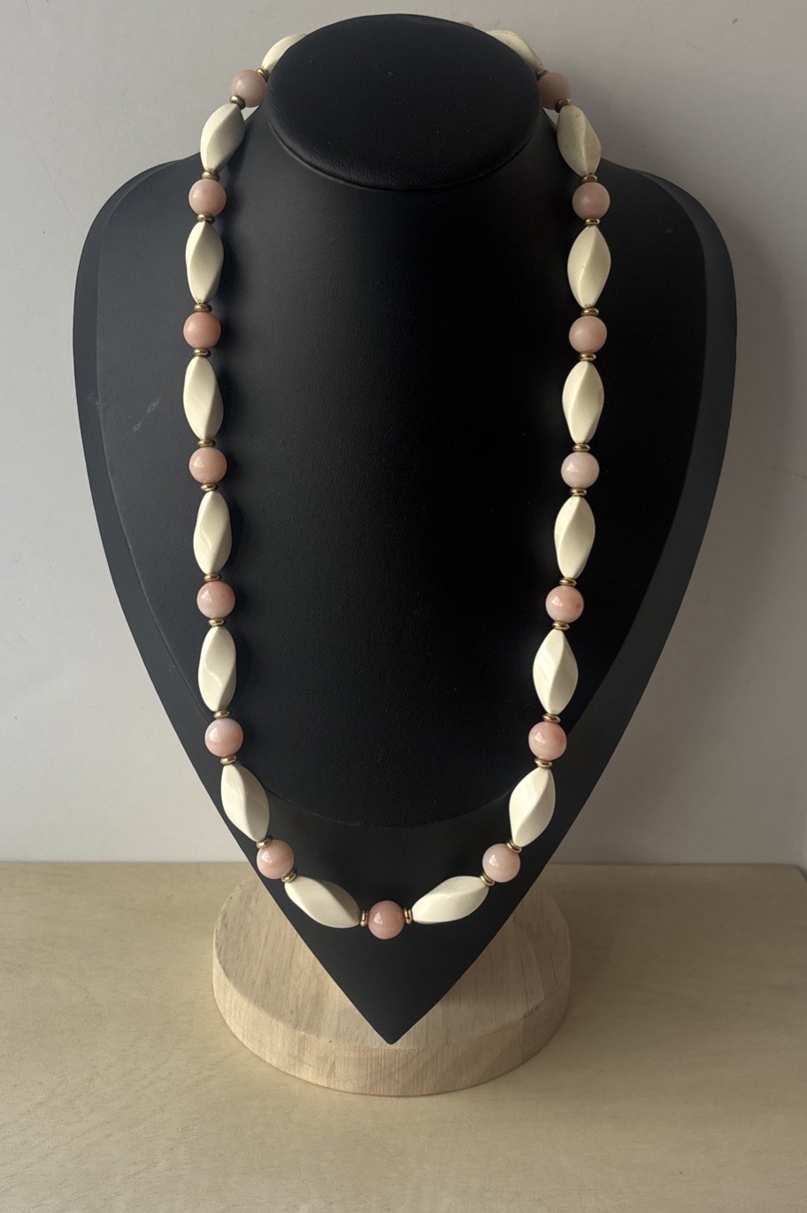 Vintage Angel Skin Coral Carved Bead Necklace 30g Mid-Century PAT 53/935 Clasp
