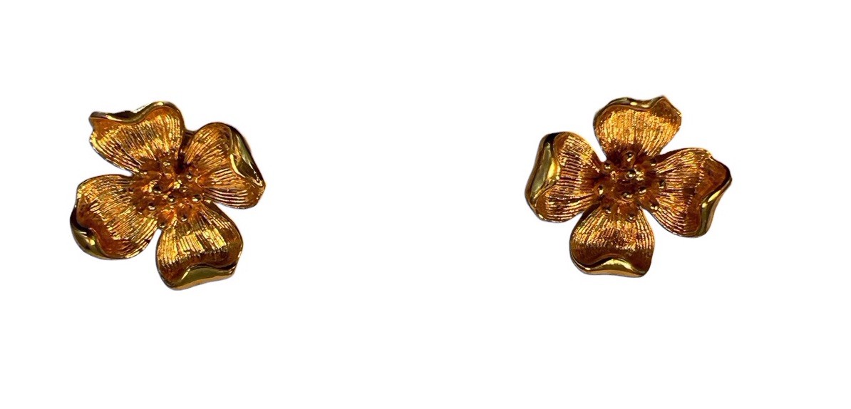 Trifari Dogwood Earrings Flower Pierced Vintage Gold Trifarium Alloy Spring A3
