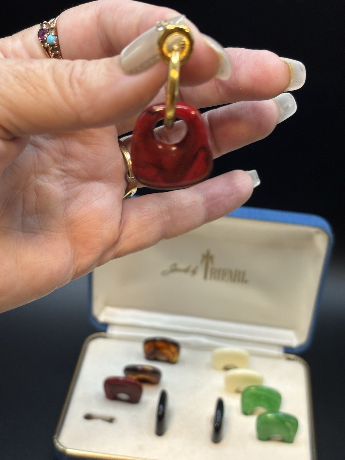 Vintage Jewels By Crown Trifari Interchangeable Hoop Clip On Earring Set in Box