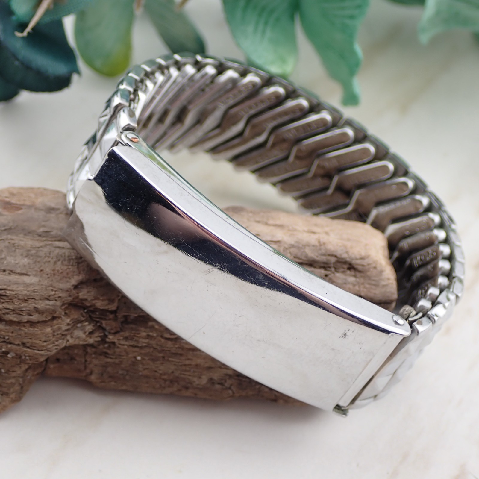 Vintage Expandable Secret Photo ID Silver Tone Bracelet 5 1/2″-8″ Engraveable