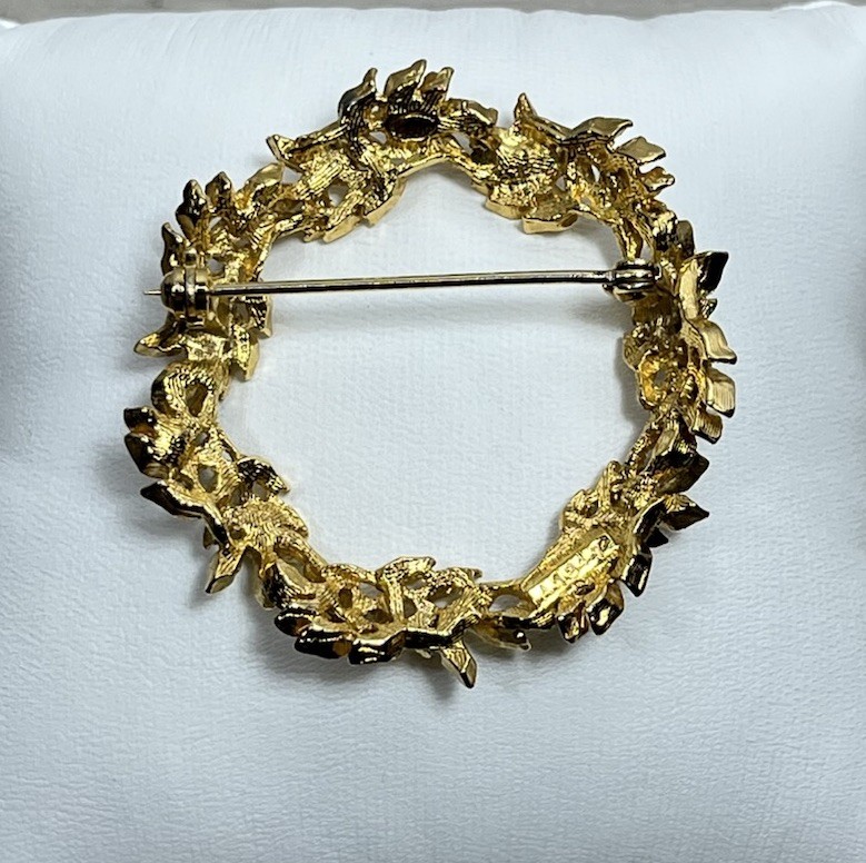 Vintage Gold Filled Brooch Round Wreath A 1847 Signed Leaves 1 3/4″