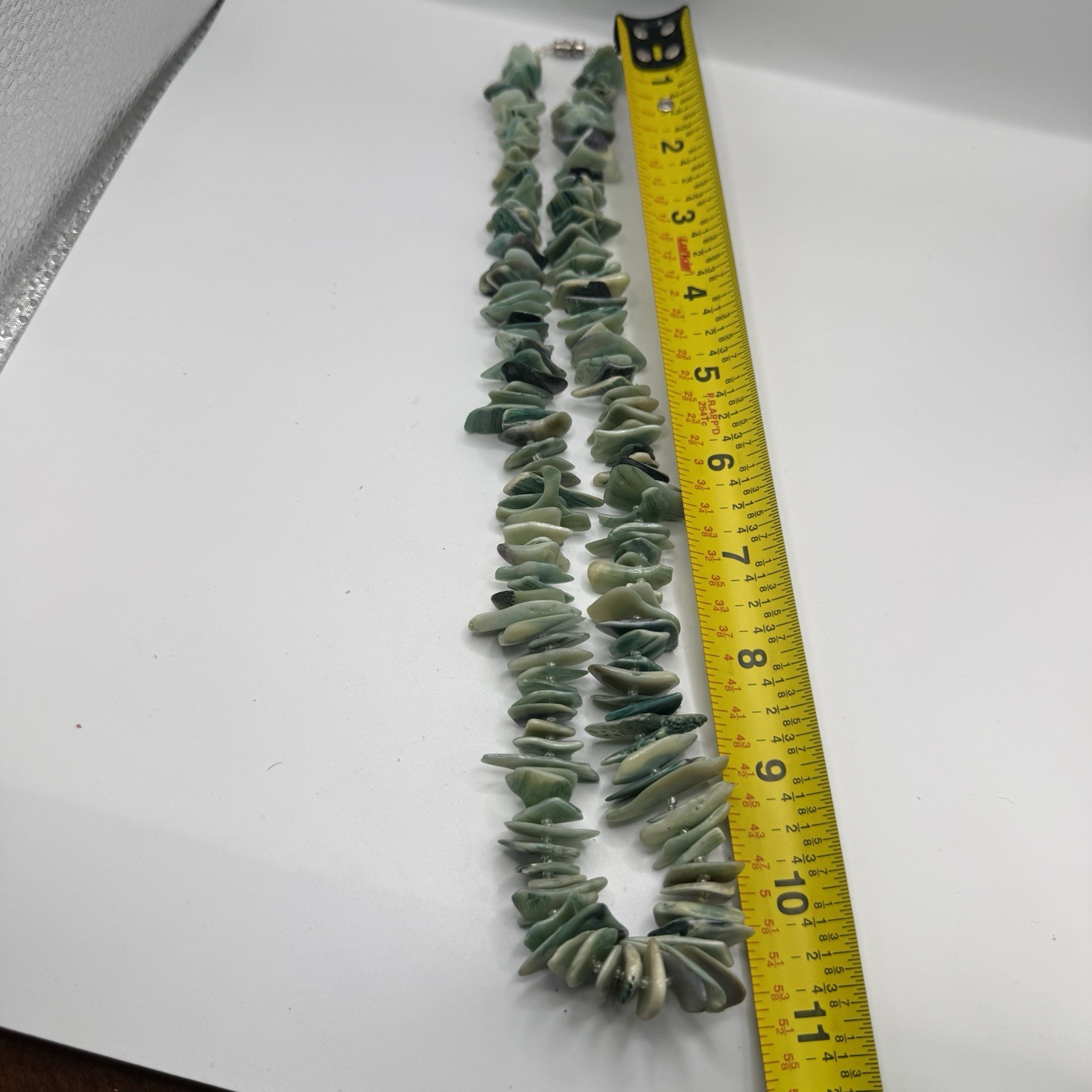 VTG Green Shell Chip Necklace Boho Beach Tropical Statement