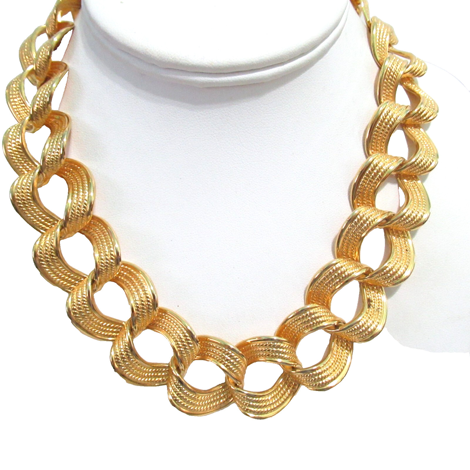 Light Weight Fancy Link Textured Gold Tone Necklace Loops