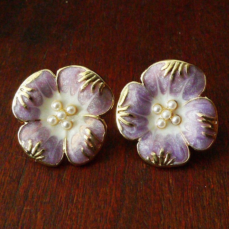 Retro Butterfly Flower Pearl Brooch Antique Engraved Vintage Pins Jewelry