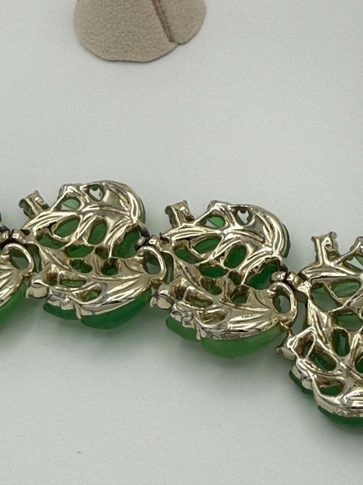 Lisner Vintage Bright green Jelly Lucite oak leaf earrings and Bracelet set