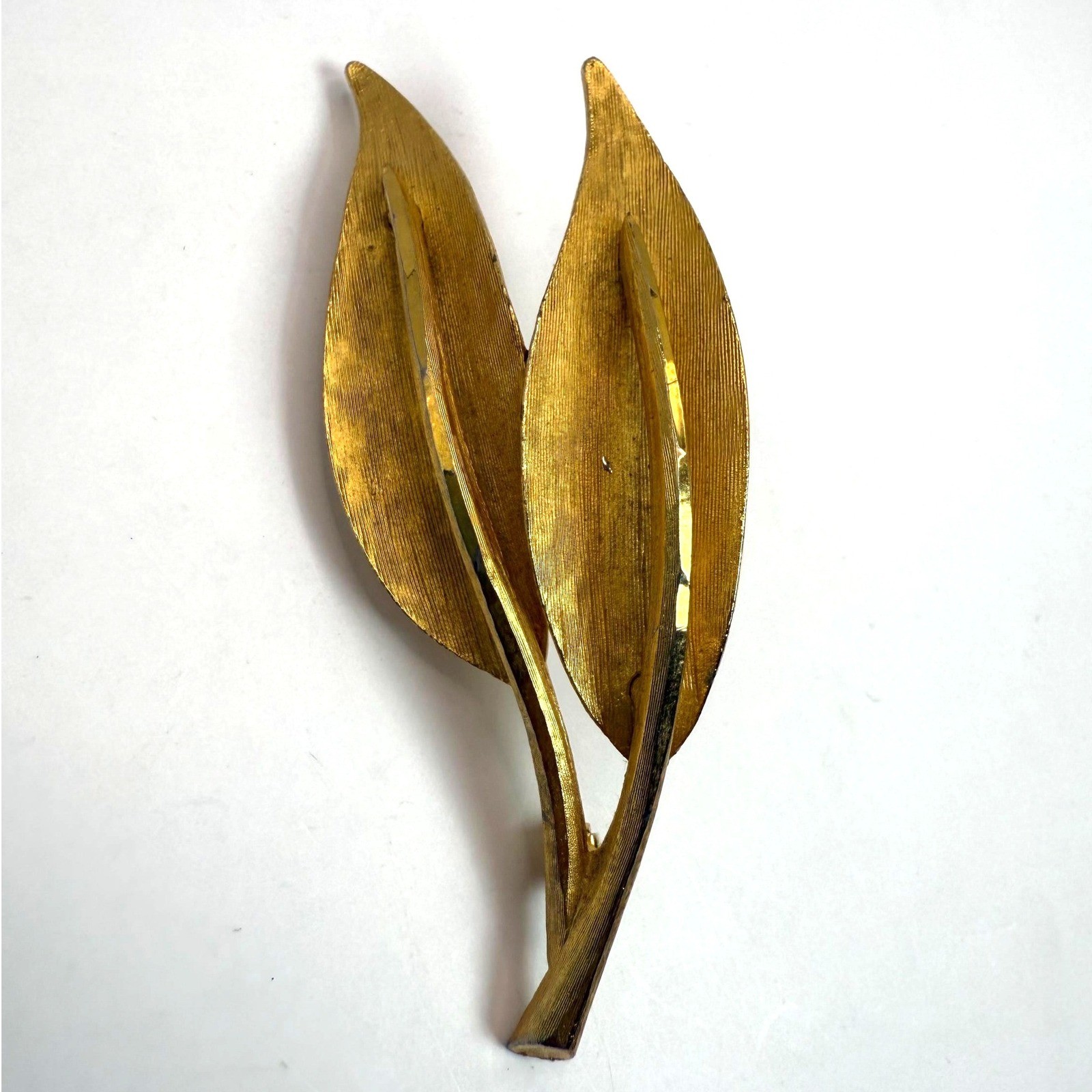 Vintage BSK Gold Tone Leaf Brooch – Brushed Textured Modernist Floral Pin
