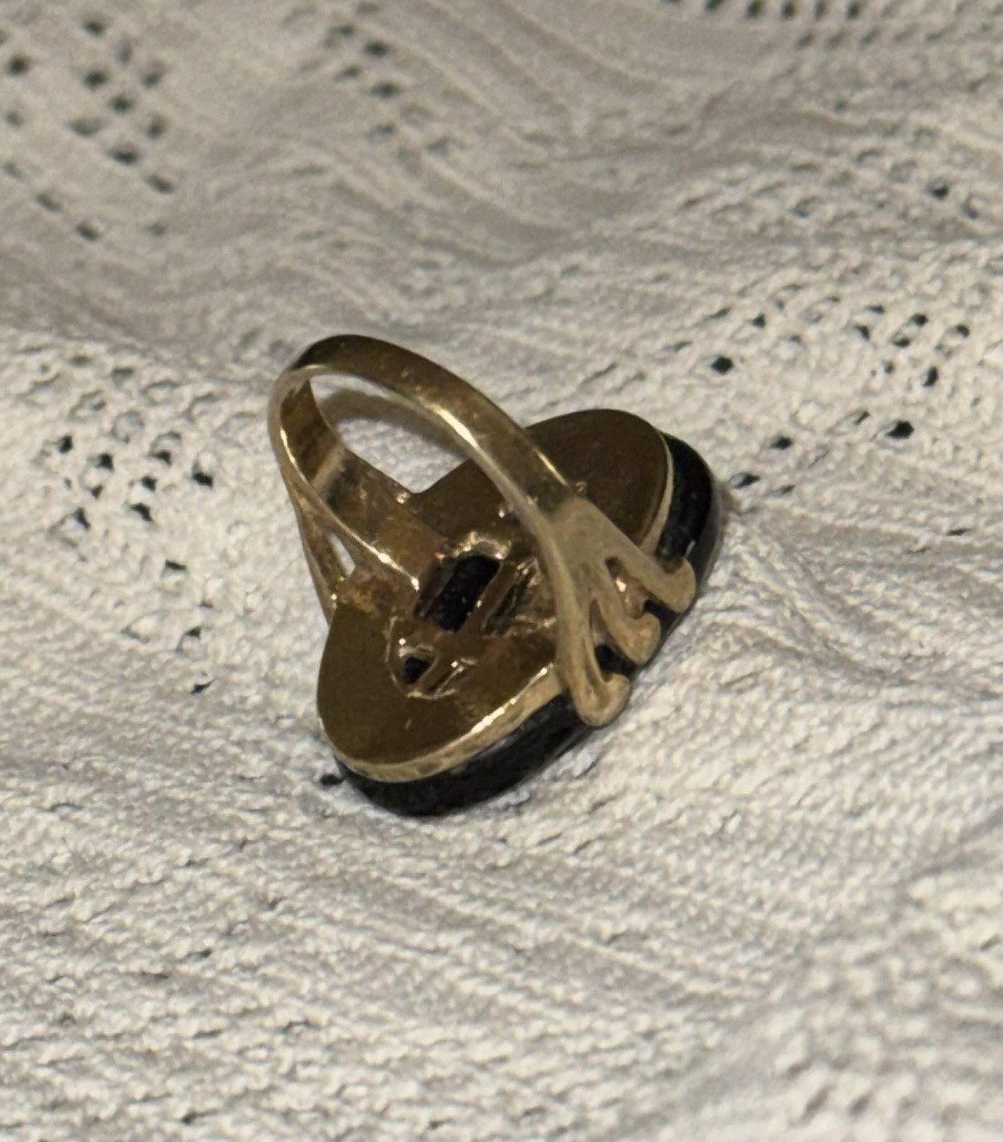 VINTAGE UNCAS 18 KT HGE GOLD PLATED ONYX & RHINESTONE OR ZIRCON RING