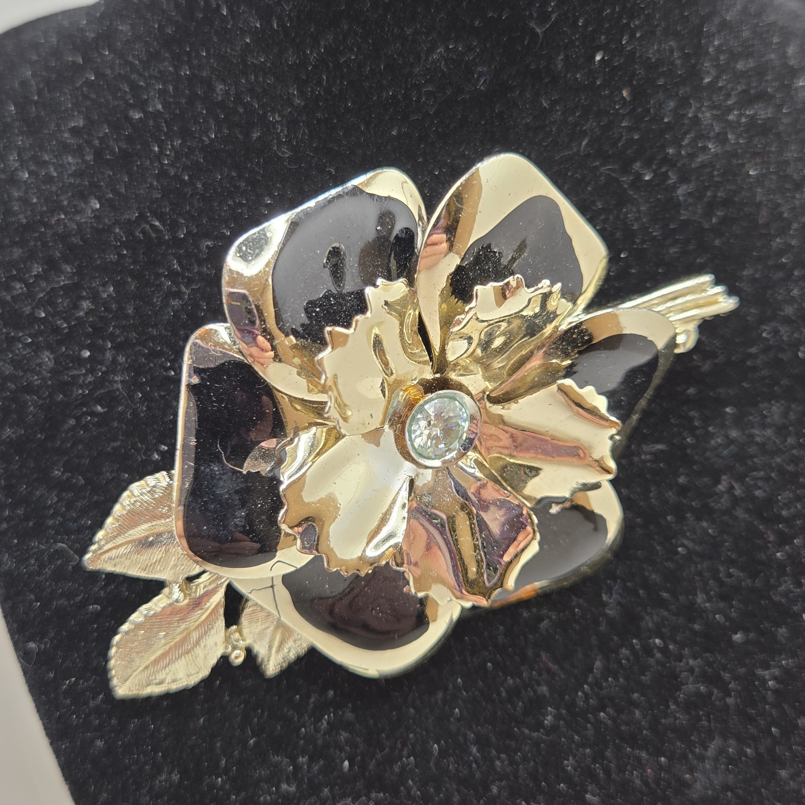 Black & Gold Tone Brooch/Pin With Moissanite Center Stone. Preowned Very Good